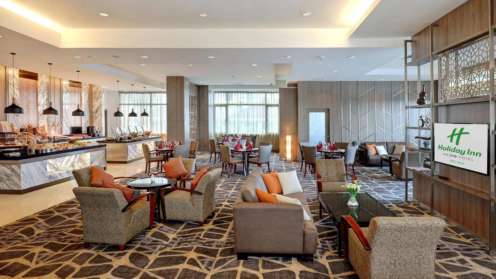 Holiday Inn Melaka By Ihg 5*, Malacca